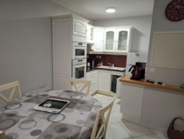 Dining - Nice, well-equipped two-room apartment (ROCHEFORT SUR MER)