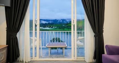 King Castle Lake Front by LAKSAM