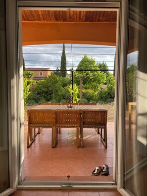 Dining - Bright Provencal villa with pool, air conditioning and near Gorges du Verdon (Aups)