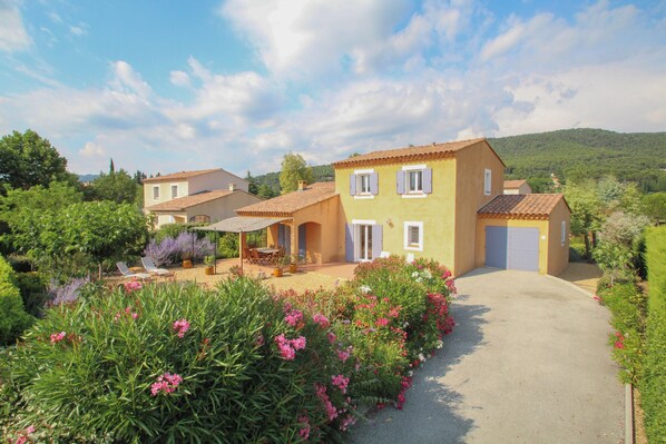 Exterior - Bright Provencal villa with pool, air conditioning and near Gorges du Verdon (Aups)