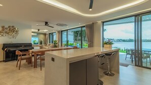 Villa Luxe, vue lac | Cuisine privée