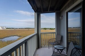 Property grounds - 1BR on North End with Views! (Carolina Beach)
