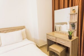 2 bedrooms, iron/ironing board, WiFi - Spacious Two Bedroom Luxury at Avant Garde (Accra)