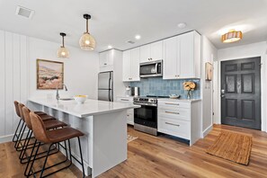 Private kitchen - New to 30A! Freshly Renovated, Walk to Seaside, Pool, Easy Beach Access (Santa Rosa Beach)