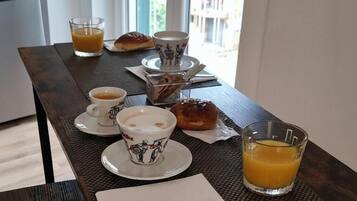 Petit déjeuner complet compris tous les jours