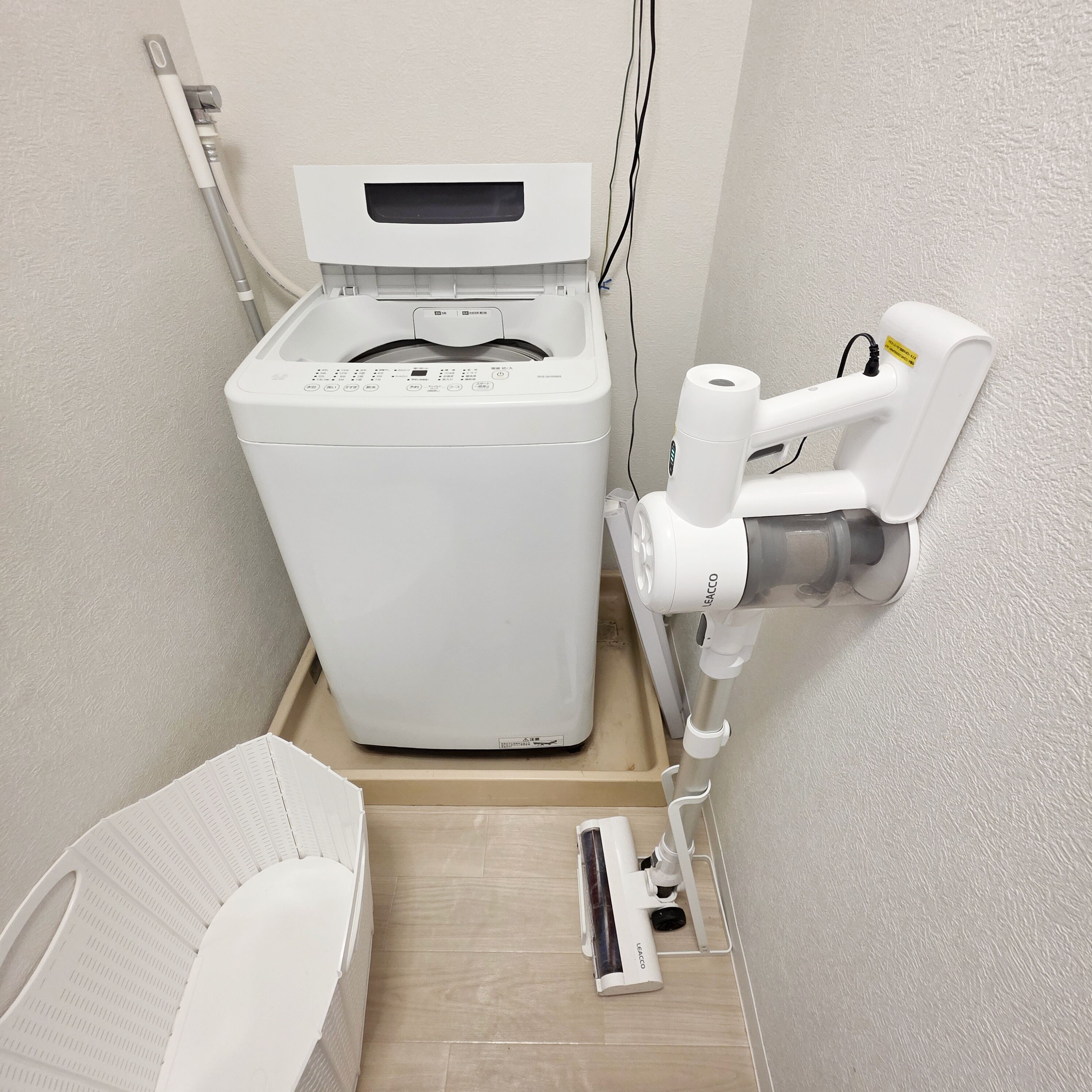 Laptop workspace, free WiFi