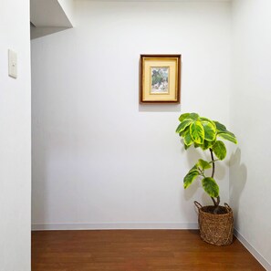 Laptop workspace, free WiFi, bed sheets - OLIVE stay (Fukuoka)