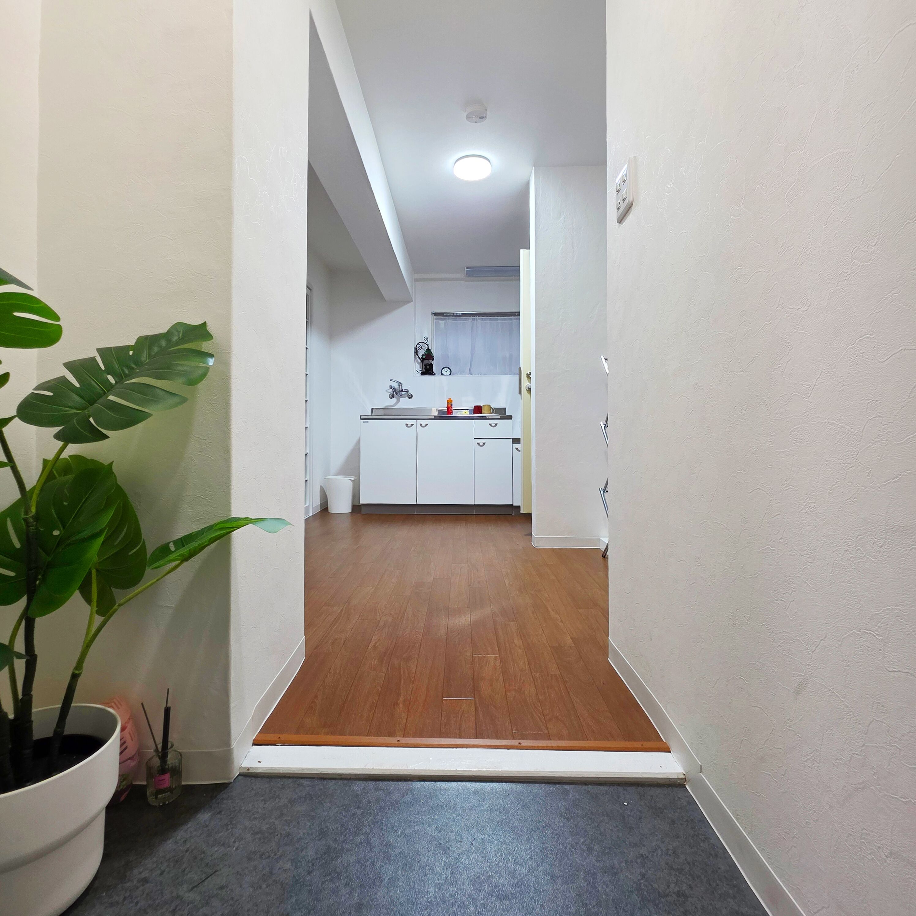 ファミリー トリプルルーム | ノートパソコン用作業スペース、WiFi (無料)、ベッドシーツ