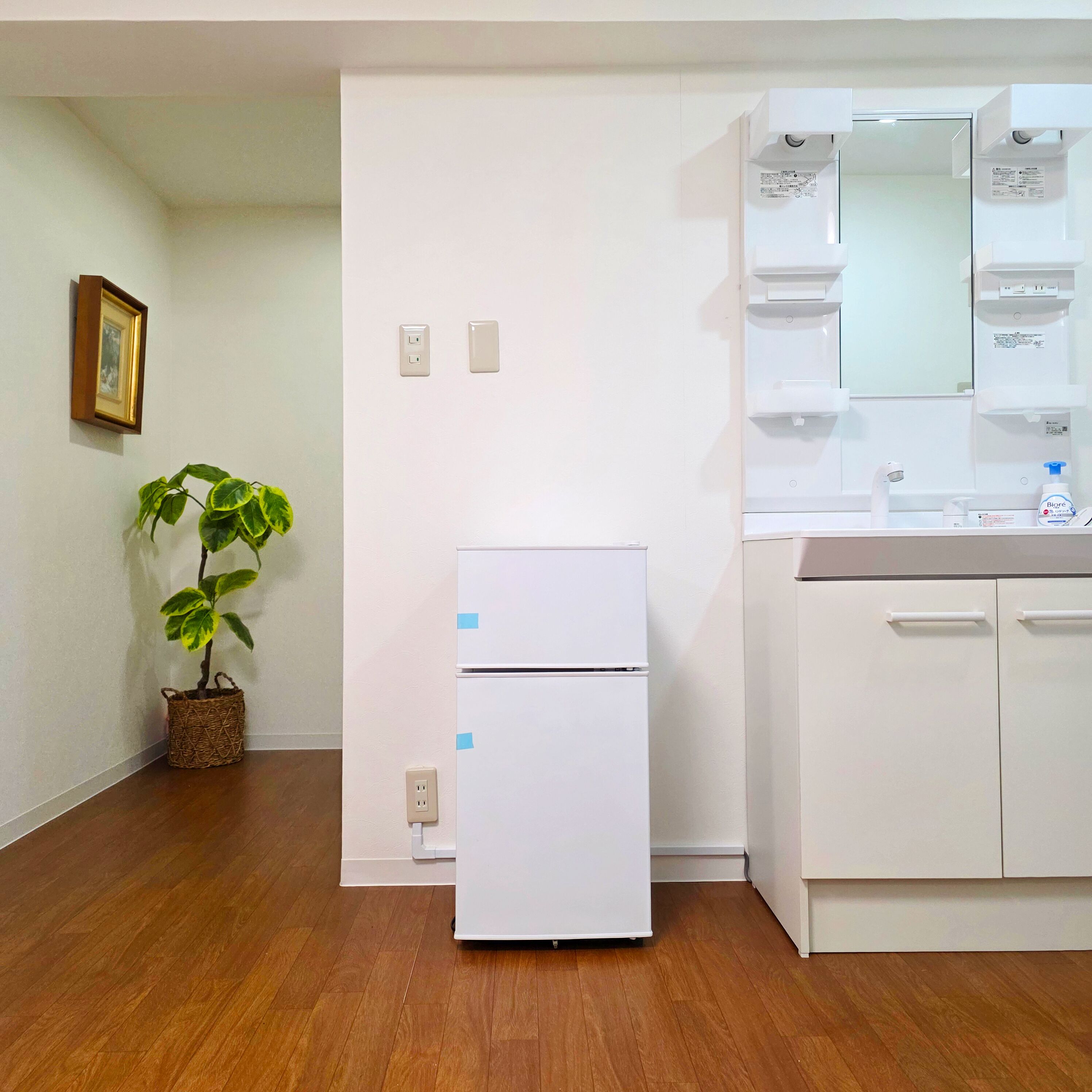 32-inch flat-screen TV with cable channels