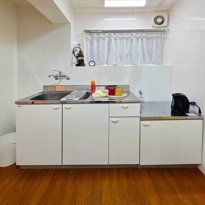 Mini-fridge, microwave - OLIVE stay (Fukuoka)