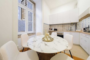 Private kitchen - A stylish Lisbon retreat in Baixa-Chiado, blending classic azulejo tiles with modern comfort, just minutes from the Tagus River. (Lisbon)