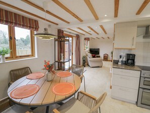 Interior - CEDAR BARN, pet friendly, with a garden in Pershore (Pershore)