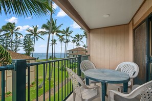 Outdoor dining - Pono Kai Resort Unit #G308 (Kapaa)