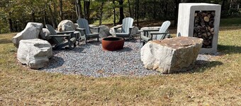 Cozy, PRIVATE, 4-bedroom cabin on 40 acres.