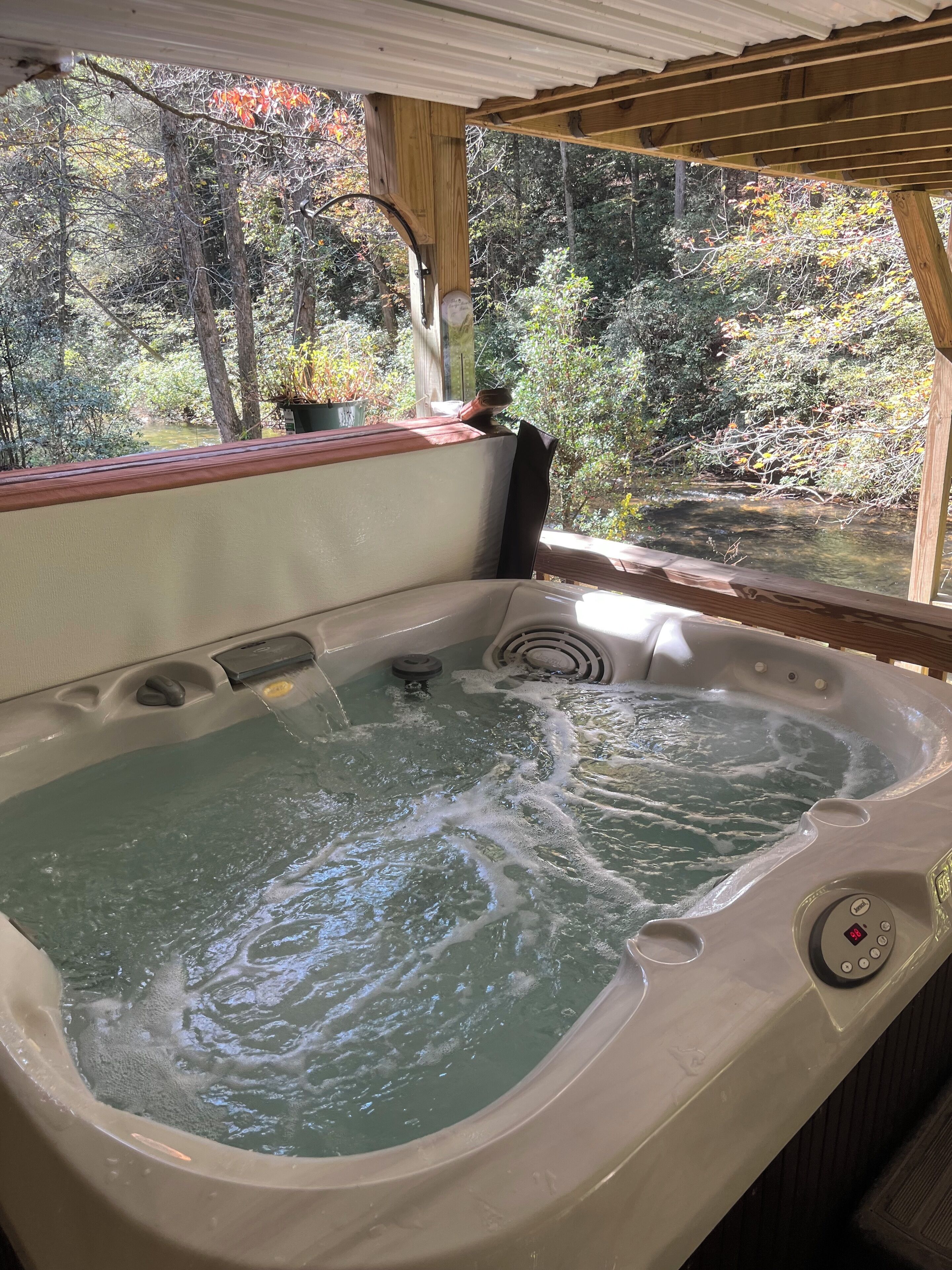 Outdoor spa tub