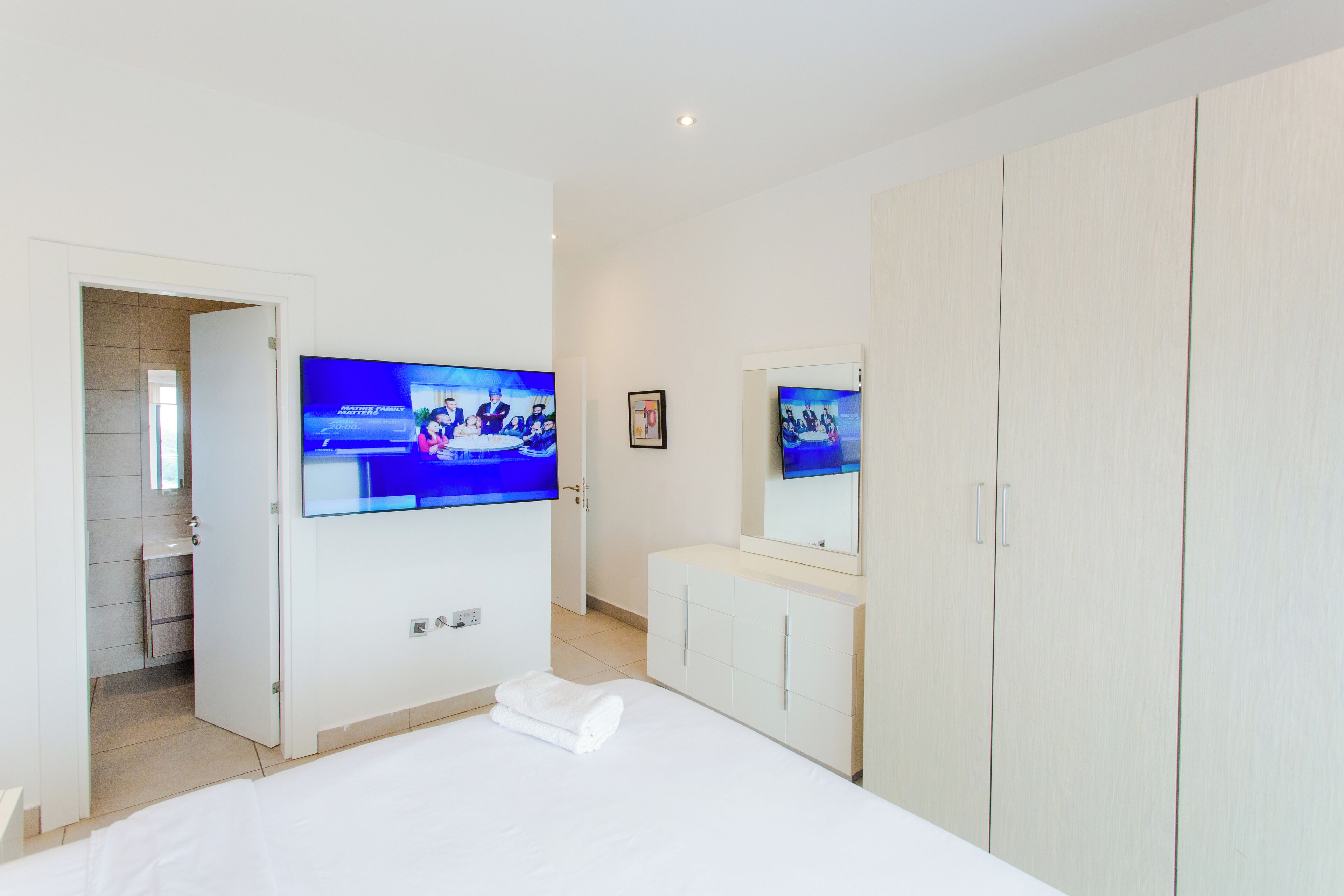 Fer et planche à repasser, Wi-Fi, draps fournis