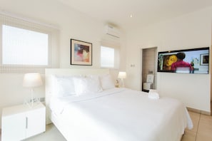 3 chambres, fer et planche à repasser, Wi-Fi, draps fournis