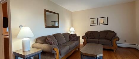 智能电视、桌上足球