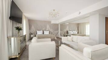 Studio, ban công, quang cảnh vườn | Két bảo mật tại phòng, phòng cách âm