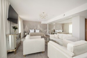 إستديو - بشرفة - منظر للحديقة | خزنة داخل الغرفة وتجهيزات عازلة للصوت وواي فاي مجانًا