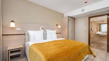 Deluxe Apartment, Balcony, Garden View | In-room safe, soundproofing, free WiFi, wheelchair access