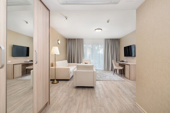 Deluxe Apartment, Balcony, Garden View | In-room safe, soundproofing, free WiFi, wheelchair access