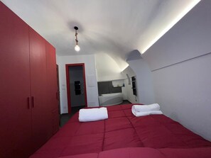 Iron/ironing board, WiFi, bed sheets - Vacation home "A Cola" hot tub and natural ponds of Rio Barbaira (Rocchetta Nervina)