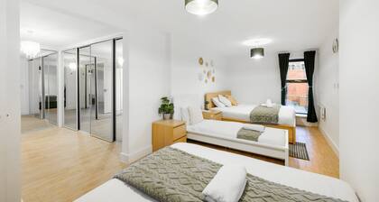 Huge Digbeth Apt, Sleeps 8, 5bed, Free Parking.