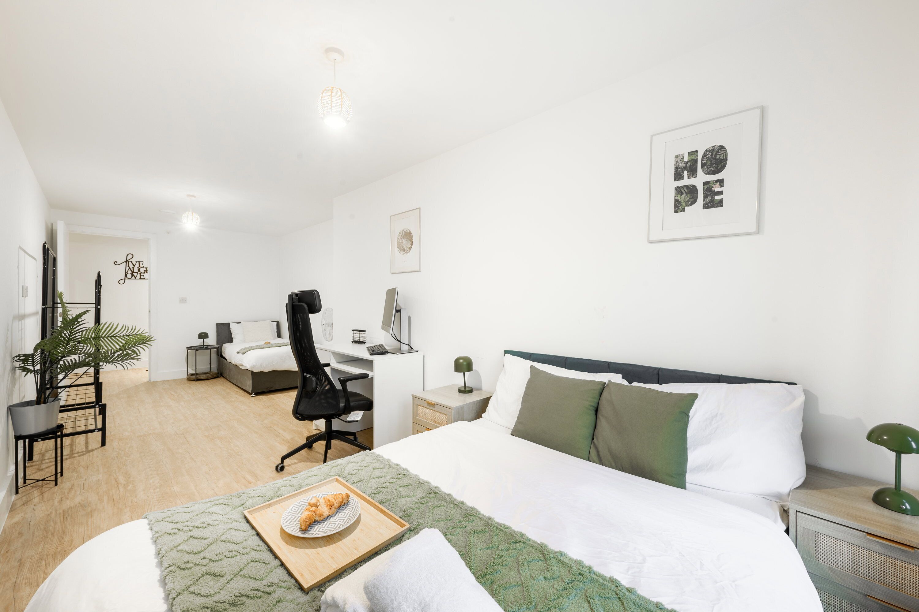 3 Schlafzimmer, Schreibtisch, Bügeleisen/Bügelbrett, WLAN