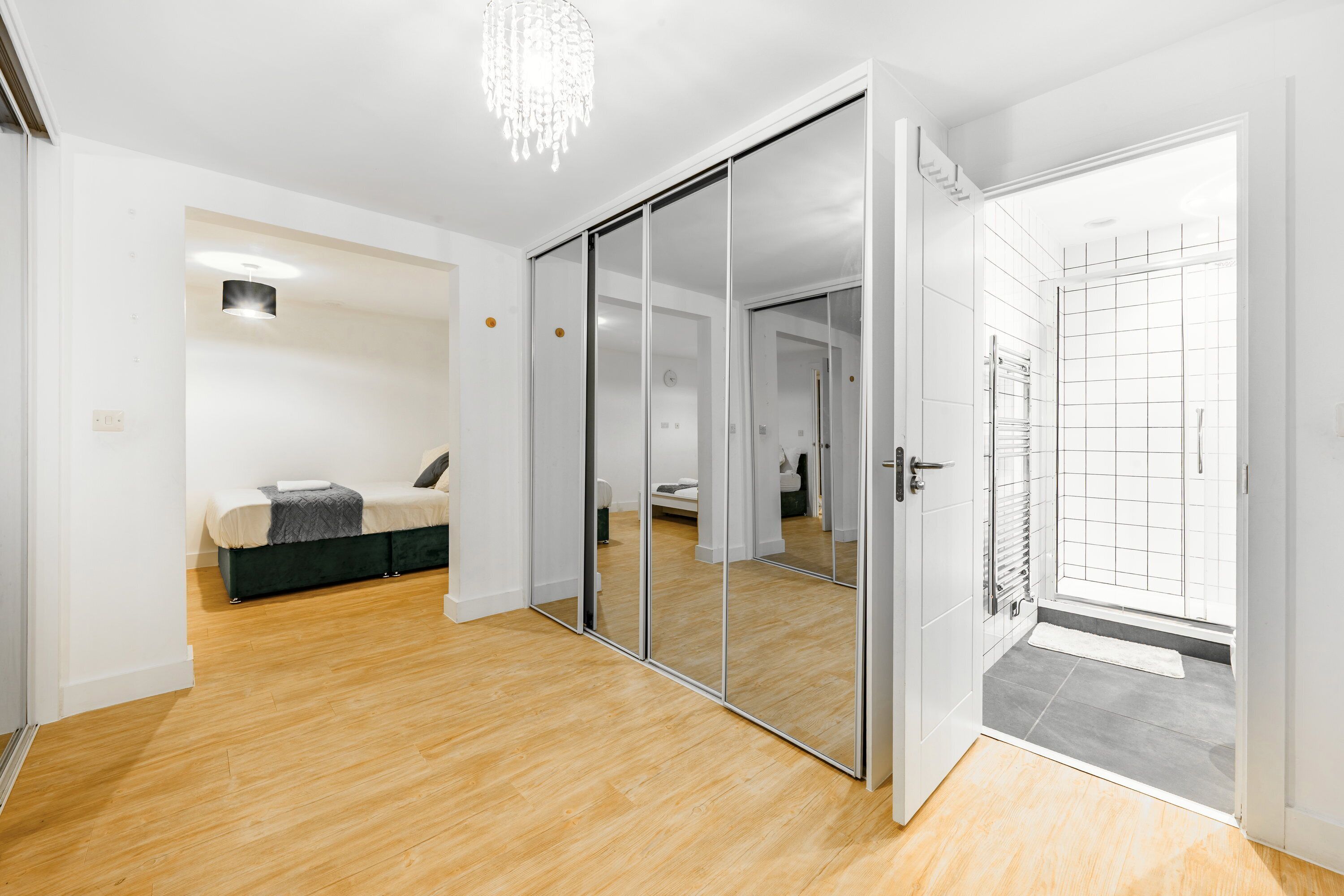 3 bedrooms, desk, iron/ironing board, WiFi