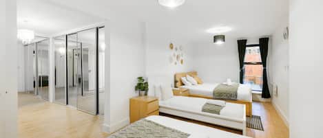 2 Schlafzimmer, Schreibtisch, Bügeleisen/Bügelbrett, WLAN