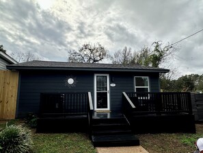 Exterior - AirBean B - Studio (Kilgore)