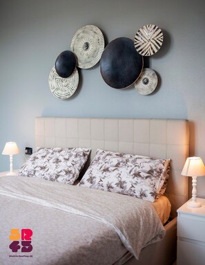 2 bedrooms, iron/ironing board, WiFi, bed sheets - Elegant apartment for 6 people. Private elevator and large terrace. Milan. (Milano)