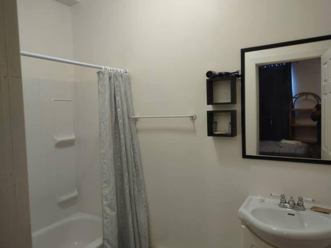 Basic Double Room | Bathroom