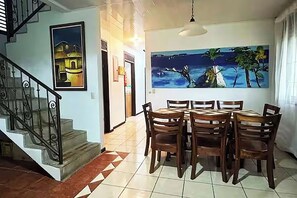 Dining - Valle del Arenal House Family Home in La Fortuna (La Fortuna)
