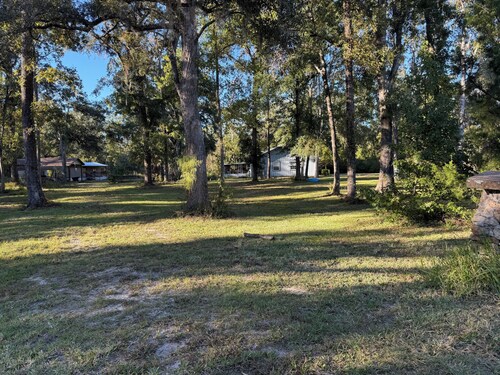 Cozy 3 bedroom 3 bathroom in Lake City, FL right by Falling creek Falls
