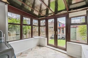 Interior - Large Victorian 3-Bed House • Ideal for Families & Work (Portsmouth)