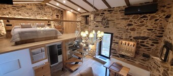 Near Santiago de Compostela, restored century-old rural house with terrace