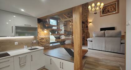 Near Santiago de Compostela, restored century-old rural house with terrace