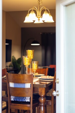 Dining -  Charming Lodge w/ Stone Patio, Outdoor Fireplace & Game Room in Harpers Ferry (Harpers Ferry)