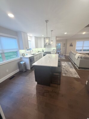 Interior - Cozy 2-bedroom condo in charming Northville with AC and gym access (Northville)