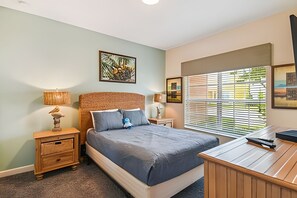 4 bedrooms, desk, iron/ironing board, travel cot - Disney 20min ☆ 4BR Townhome w/ Private Pool (Kissimmee)