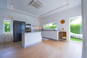 Villa, 4 Schlafzimmer, eigener Pool, Gartenblick | Eigene Küche