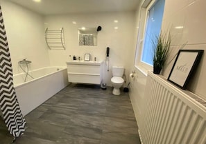 Hair dryer, towels, soap, toilet paper - Charming vacation home with terrace (Traben-Trarbach)