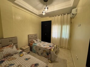 2 chambres, fer et planche à repasser, Wi-Fi gratuit, draps fournis