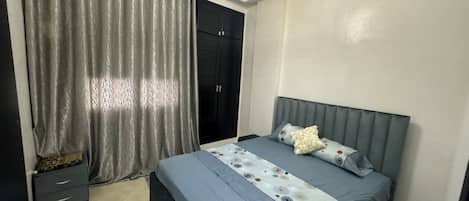 2 chambres, fer et planche à repasser, Wi-Fi gratuit, draps fournis