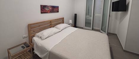 Bügeleisen/Bügelbrett, WLAN, Bettwäsche