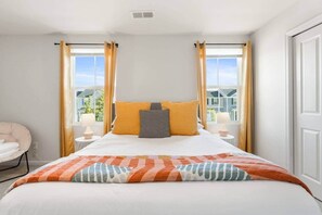 4 bedrooms, iron/ironing board, WiFi, bed sheets - 4BR 2.5BA Family Scape Sleeps 8 - Ft Jackson (Columbia)