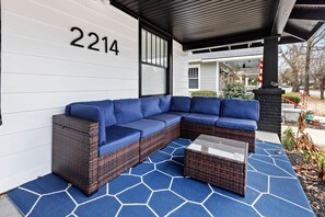 Terrace/patio - Cottontown Bungalow - Fast WiFi - Walk Downtown (Columbia)