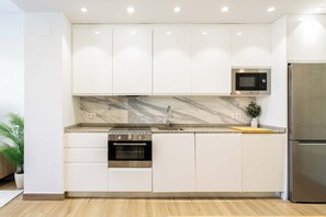 Private kitchen - En el corazón del distrito de Tetuán, se encuentra este luminoso apartamento de 67 m², ideal para quienes buscan comodidad y tranquilidad en una de las zonas más agradables de Madrid. (MADRID)